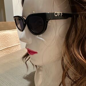 BRAND NEW - OFF WHITE Black Sunglasses with Gold Detail